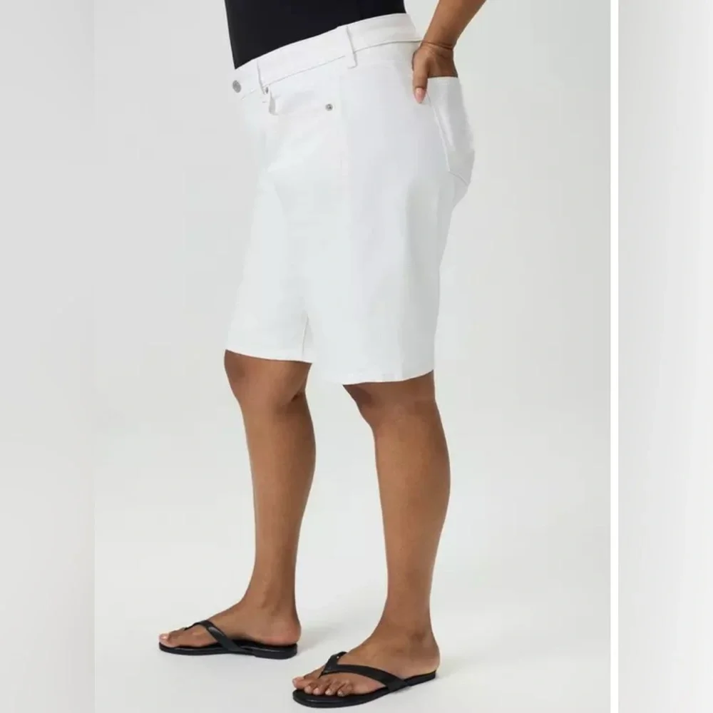 Torrid NWOT Baggy Bermuda Denim Short
